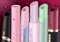 Испытай свой самый долгий оргазм вместе с Satisfyer Kiss! Испытай свой самый долгий оргазм вместе с Satisfyer Kiss!